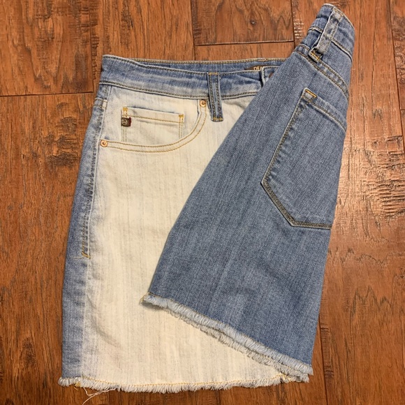 Denim skirt size 26 - Picture 2 of 4